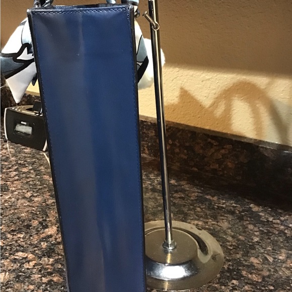 Louis Vuitton Bags - Picture 9 of 15